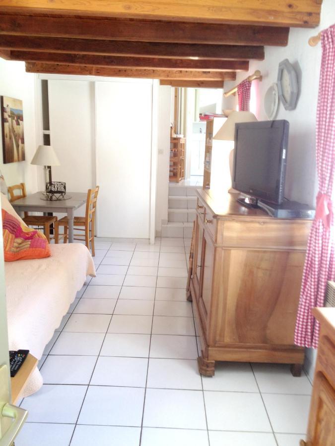 Studio Avec Piscine Privee Jardin Clos Et Wifi A Saint Jean D'Angely Kültér fotó