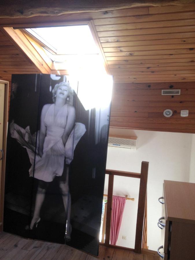 Studio Avec Piscine Privee Jardin Clos Et Wifi A Saint Jean D'Angely Kültér fotó